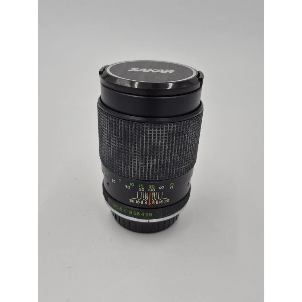 Vintage SAKAR 135mm Manual Telephoto Lens. f2.8 Minolta MC Mount With Case